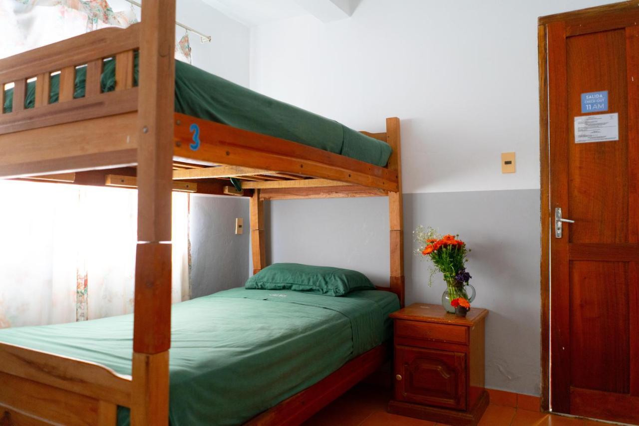 Hostal Zeballos タリハ エクステリア 写真