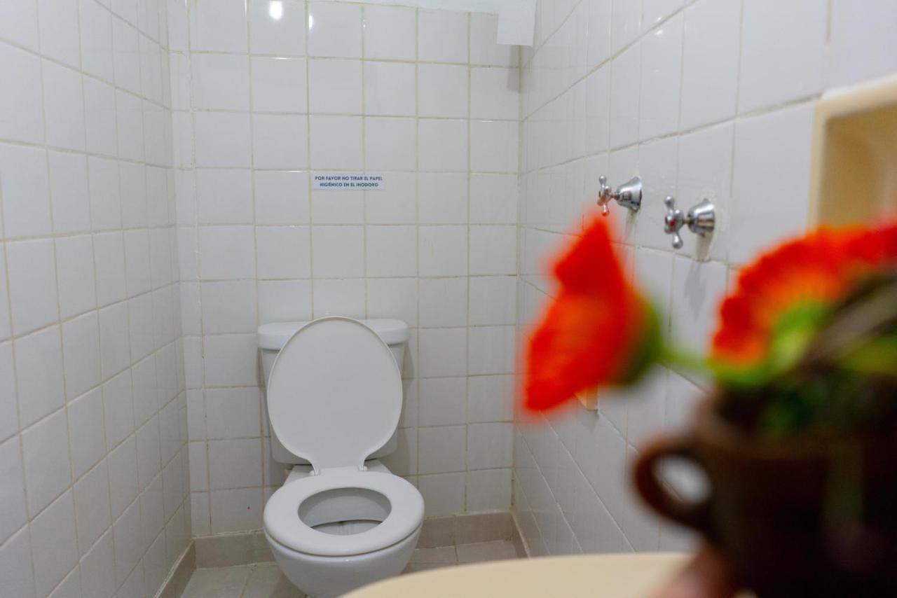 Hostal Zeballos タリハ エクステリア 写真